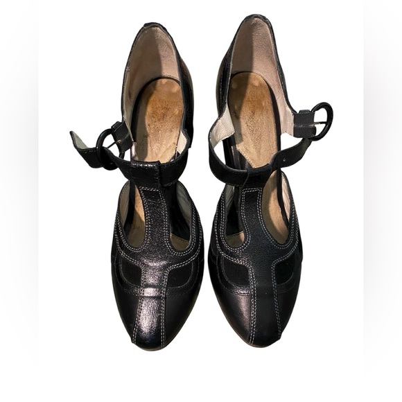 John Fluevog Sigourney Black Leather Heels - Picture 2 of 16